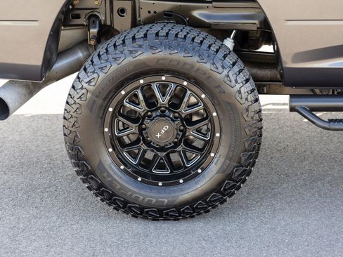 Used 2018 RAM 2500 Tradesman w/ Chrome Appearance Group AWD/4WD image 26