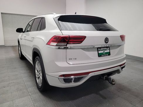 Used 2021 Volkswagen Atlas Cross Sport SE w/ Panoramic Sunroof Package FWD image 6
