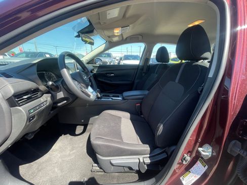Used 2025 Nissan Sentra SV FWD image 24
