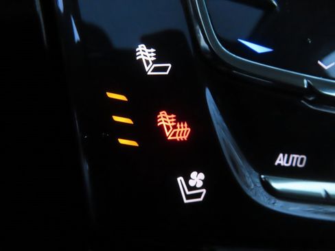 Used 2019 Cadillac Escalade Premium Luxury image 9