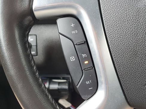 Used 2017 Chevrolet Traverse LT w/ Style and Technology Package FWD image 11