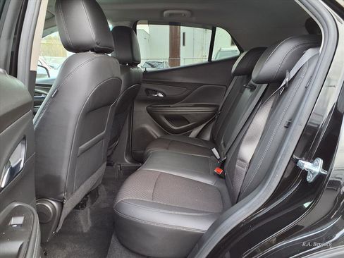 Used 2021 Buick Encore Preferred image 8