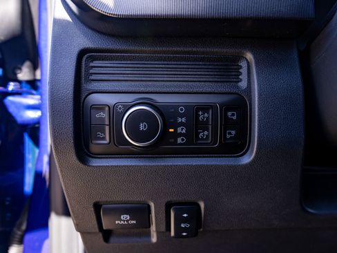 Used 2026 Ford F450 Platinum w/ FX4 Off-Road Package image 19