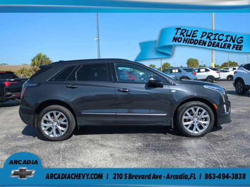 Certified 2020 Cadillac XT5 Sportv w/ LPO, Floor Liner Package AWD/4WD image 3