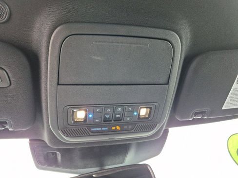 Used 2023 Ford Explorer Platinum image 29