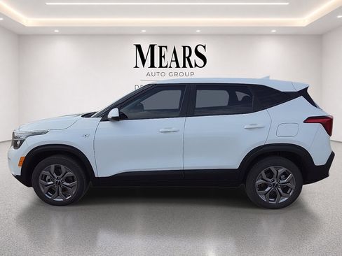 Used 2025 Kia Seltos LX AWD/4WD image 2