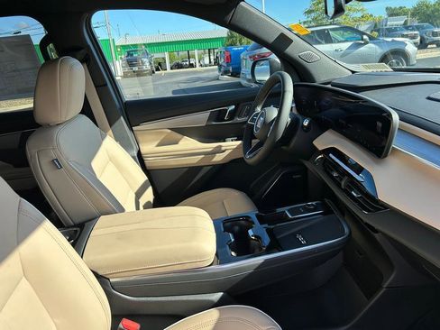 New 2026 Buick Enclave Preferred w/ LPO, Floor Liner Package image 19