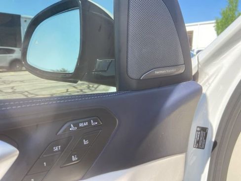 Used 2019 BMW X7 xDrive50i w/ Dynamic Handling Package AWD/4WD image 11