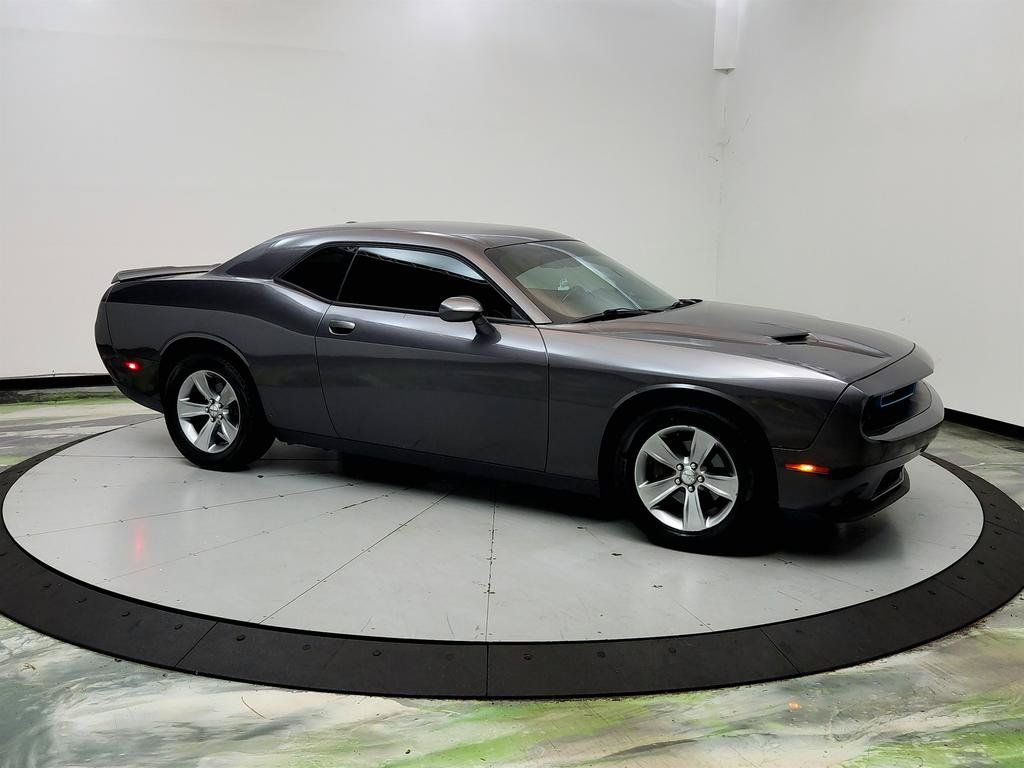 Used 2020 Dodge Challenger SXT RWD image 3