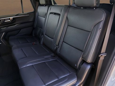 Used 2025 Chevrolet Tahoe Z71 w/ Comfort Package image 25