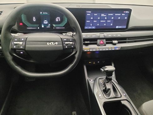 Used 2025 Kia K4 FWD image 22