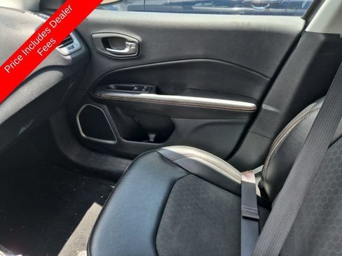 Used 2020 Jeep Compass Latitude w/ Popular Equipment Group FWD image 9
