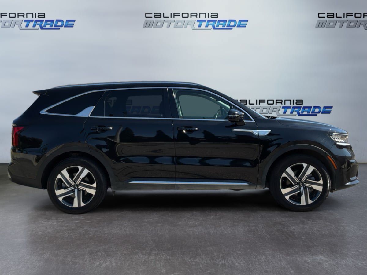 Used 2023 Kia Sorento EX AWD/4WD image 4