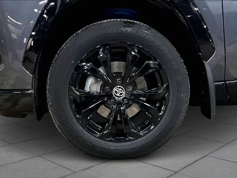 Used 2024 Toyota RAV4 SE image 10