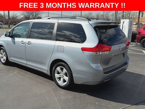 Used 2014 Toyota Sienna LE image 6