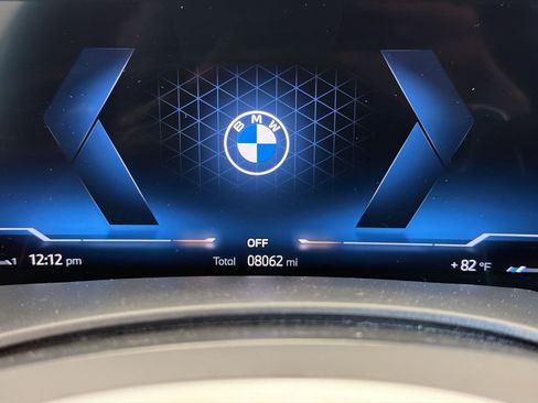 Used 2026 BMW X7 xDrive40i w/ M Sport Package AWD/4WD image 23