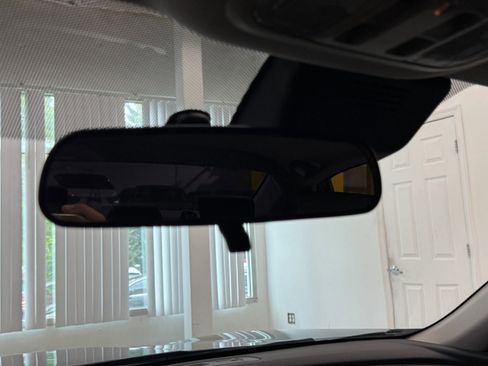 Used 2018 Honda Accord EX image 33
