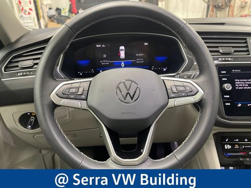 Certified 2024 Volkswagen Tiguan SE w/ Panoramic Sunroof Package AWD/4WD image 22
