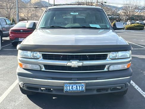 Used 2001 Chevrolet Suburban 2500 LT w/ LT Preferred Equipment Group image 2