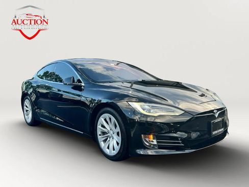 Used 2017 Tesla Model S 75D AWD/4WD image 3