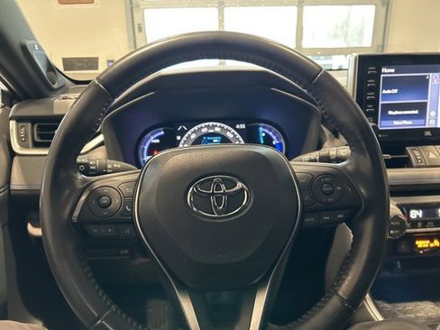 Used 2019 Toyota RAV4 XSE w/ Carpet Mat Package image 9