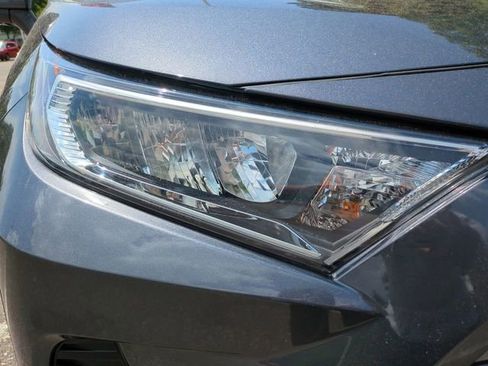 Used 2021 Toyota RAV4 Limited AWD/4WD image 10