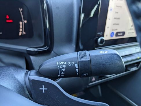 Used 2025 Toyota Camry SE image 48