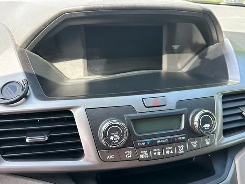 Used 2016 Honda Odyssey LX image 20