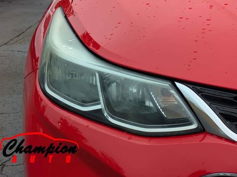 Used 2017 Chevrolet Cruze LS FWD image 11