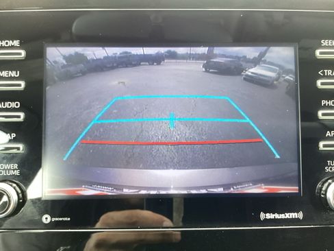 Used 2021 Toyota Camry SE FWD image 19