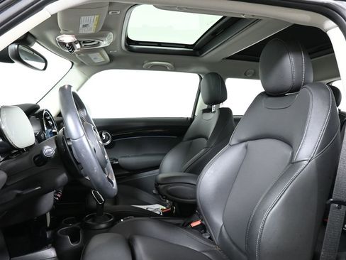 Certified 2024 MINI Cooper S image 5