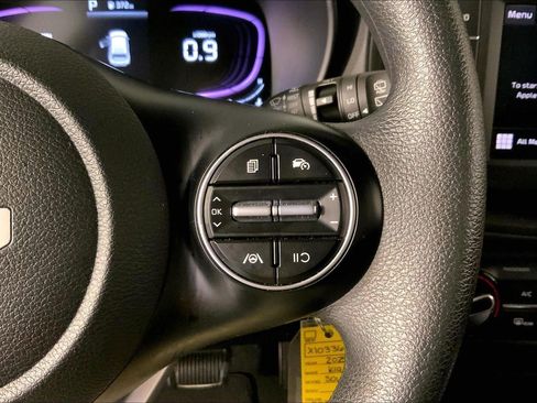 Used 2025 Kia Soul LX w/ LX Technology Package FWD image 19