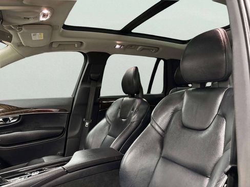 Used 2016 Volvo XC90 T6 Momentum w/ Momentum Plus Package AWD/4WD image 16