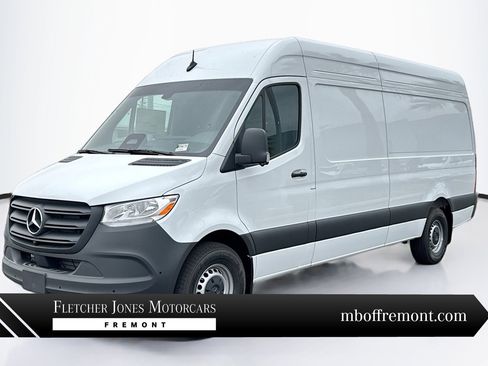 New 2025 Mercedes-Benz Sprinter 2500 image 1