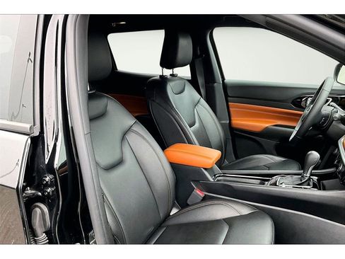 Used 2024 Jeep Compass Limited image 8