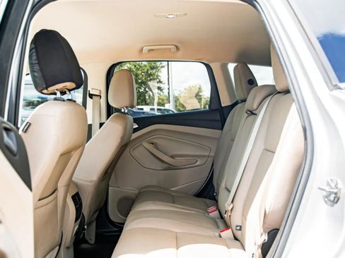 Used 2017 Ford Escape SE FWD image 30