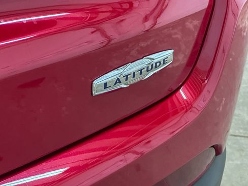 Used 2024 Jeep Compass Latitude image 19