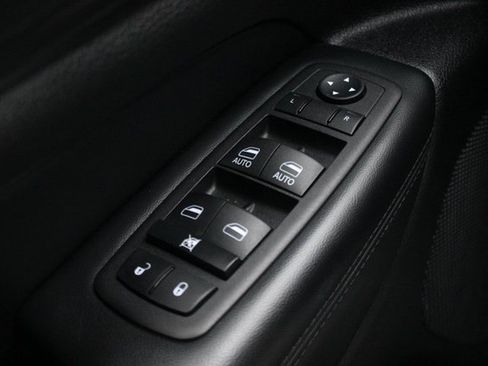 Used 2022 Jeep Grand Cherokee Laredo X image 18