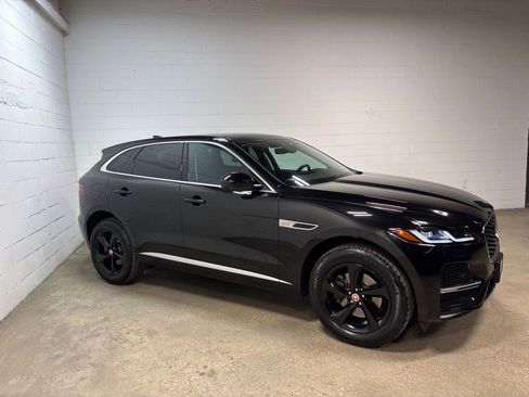 Used 2023 Jaguar F-PACE S image 5