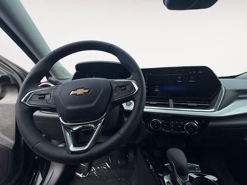 New 2026 Chevrolet Trax LT w/ Driver Confidence Package FWD image 9