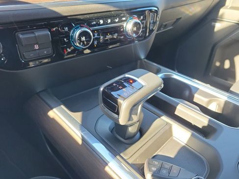 Used 2026 GMC Sierra 1500 SLT w/ SLT Premium Package image 32