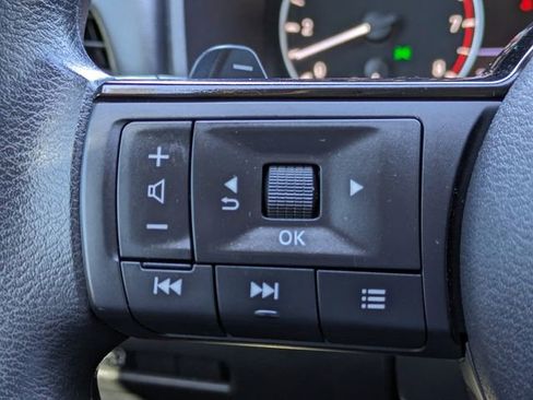 Used 2023 Nissan Rogue SV image 25