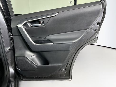 Used 2025 Toyota RAV4 XLE image 28