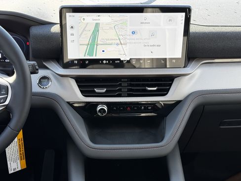 New 2025 Ford Explorer Active w/ Active Comfort Package image 16