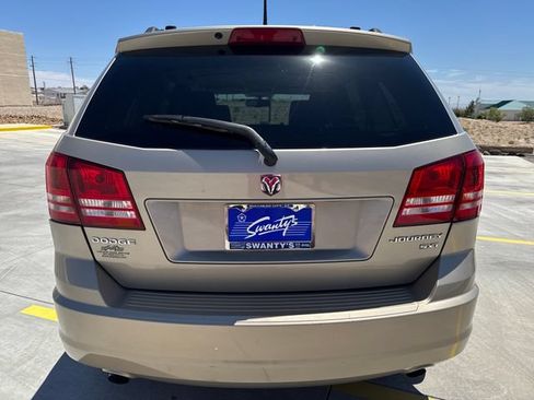 Used 2009 Dodge Journey SXT w/ Premium Convenience Group FWD image 4