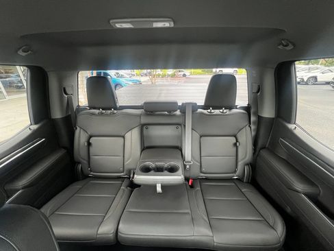 Used 2022 Chevrolet Silverado 1500 LTZ AWD/4WD image 16