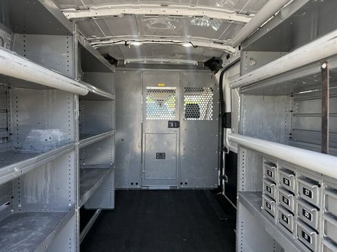 Used 2020 Ford Transit 250 Medium Roof RWD image 36