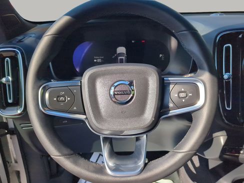 Used 2023 Volvo XC40 Recharge Plus image 60