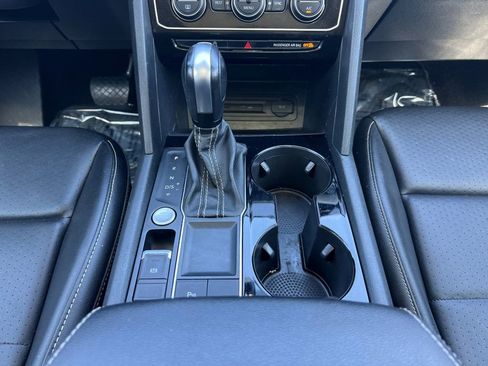 Used 2022 Volkswagen Atlas SE w/ Panoramic Sunroof Package image 11