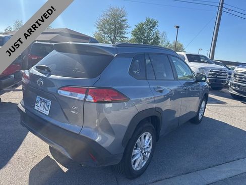 Used 2024 Toyota Corolla Cross LE w/ Moonroof Package image 5